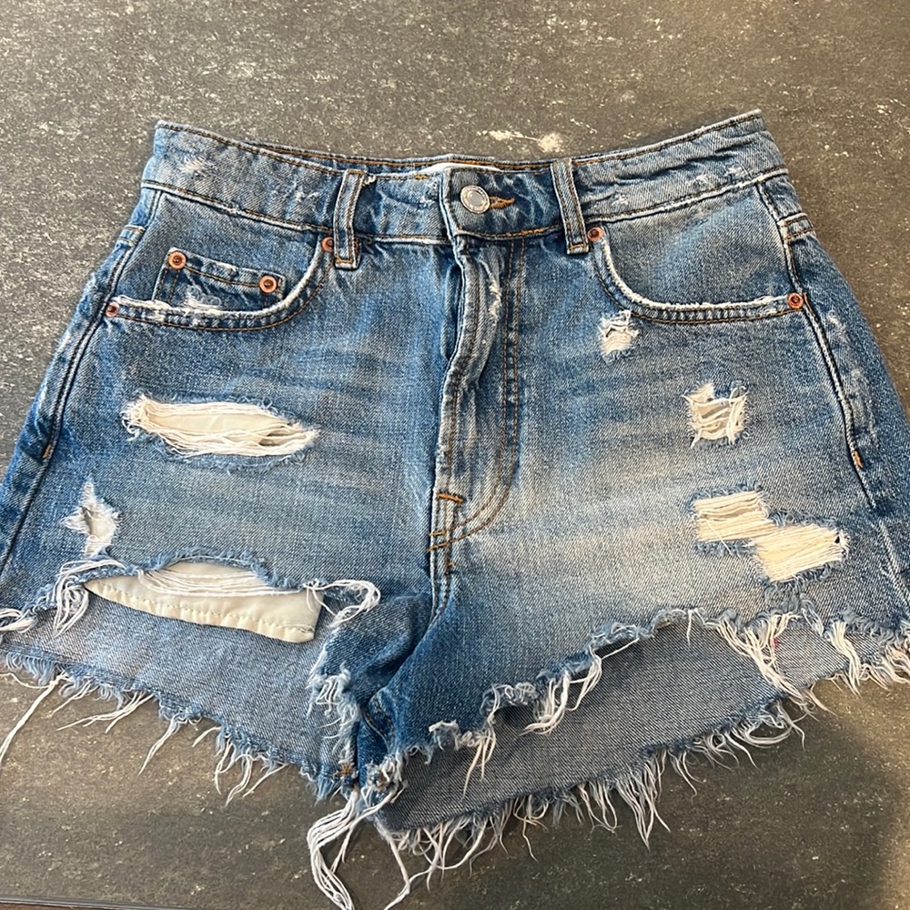 Zara high waisted distressed shorts